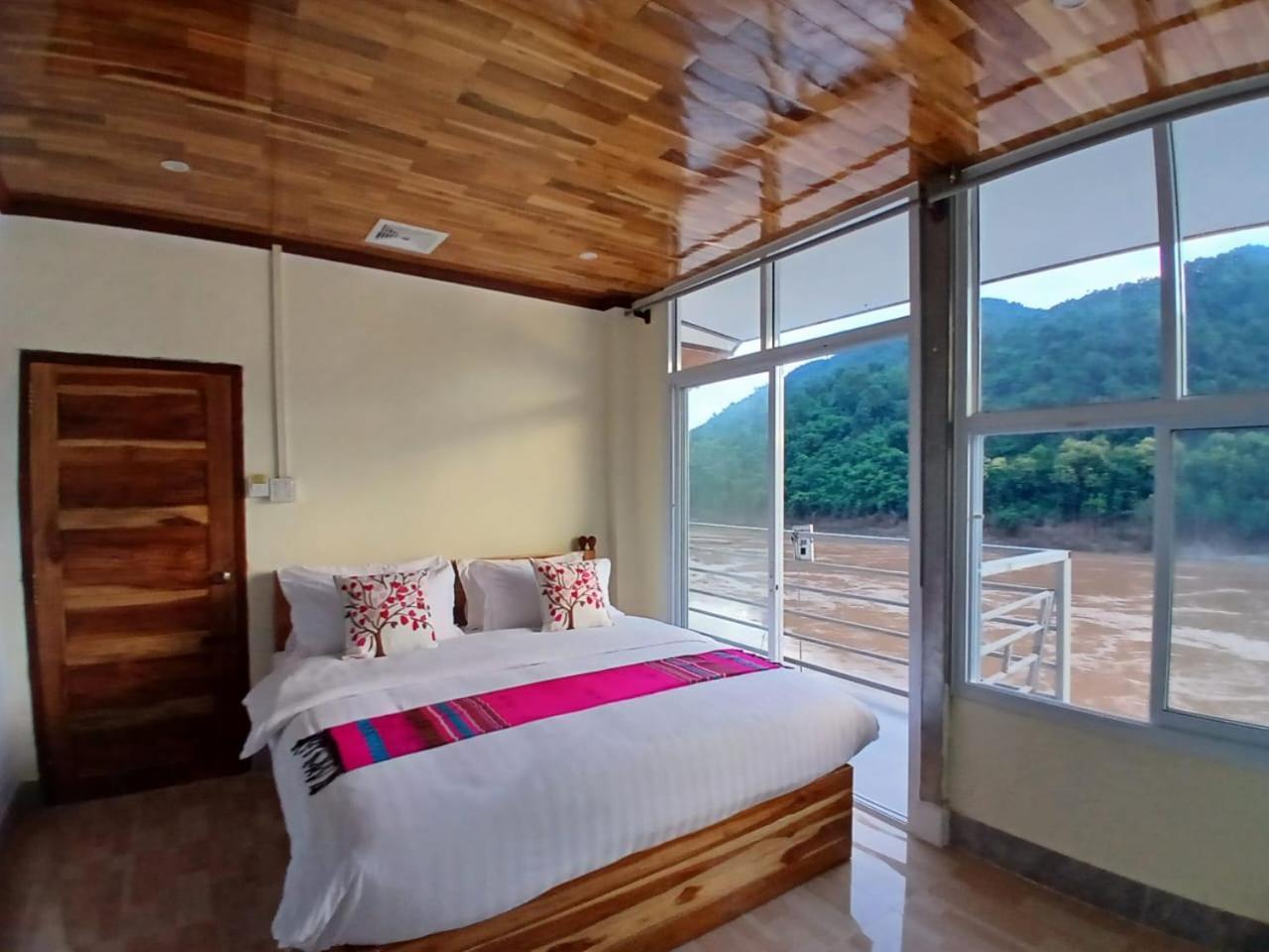 Villa Mekong 2 Guesthouse MuangMuangpakbeng Kültér fotó